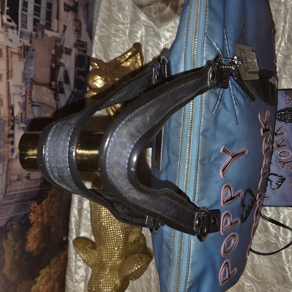 Coach 2Pc Poppy Limited Edition New York City Tote + Wristlet - Picture 3 of 12